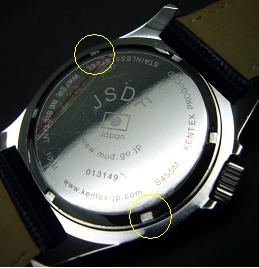 オープナーの爪がうまいことかからないスクリューバックの開け方 腕時計 また買っちゃいました オープナーの爪がうまいことかからないスクリューバックの開け方 腕時計 また買っちゃいました