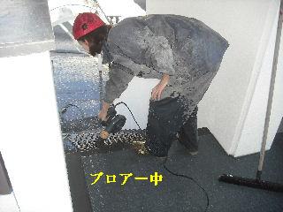 ビルの共有通路のワックス作業_f0031037_1847259.jpg