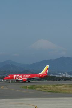 I went to the Mt.Fuji Shizuoka airport yesterday._e0094492_146031.jpg