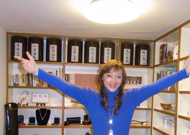 ソプラノ歌手の美声を聞く遊び茶会_f0070743_028451.jpg