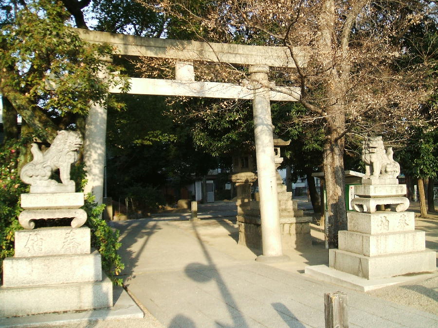 会社の近所の神社_f0170398_91861.jpg