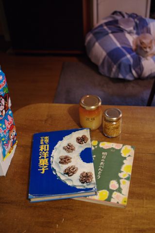 日曜、朝の定番ホットビスケット_e0058443_152641.jpg