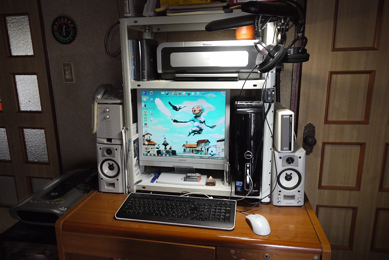 ノートパソコンの画面をアクオスで見る 写すおもちゃ ライカ 体に効くマシン等々 徒然日記