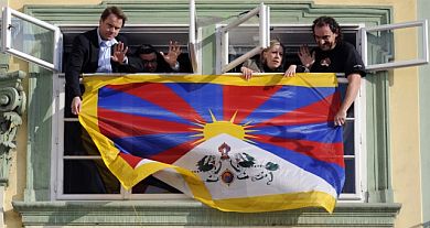 チベット国旗運動 チェコっとピンぼけ From Japan