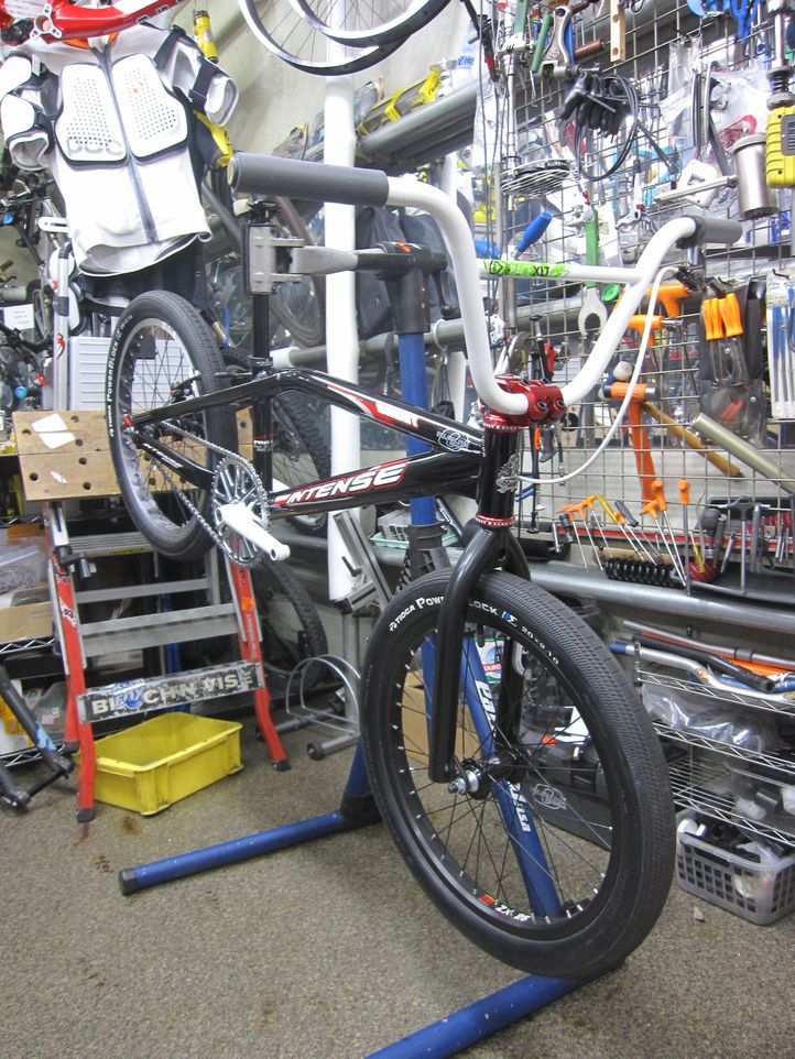 INTENSE BMX SABOT_e0069415_21274490.jpg