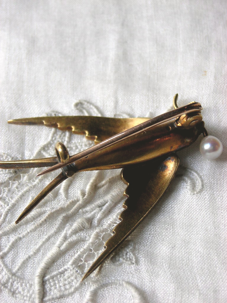 ヴィンテージ ブローチ ＊ 小鳥 小鳥のブローチ : 満月アンティーク
