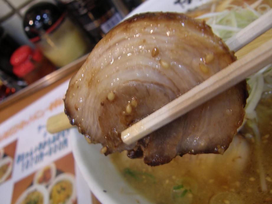 博多ラーメンげんこつ 川西店_c0118393_1257965.jpg