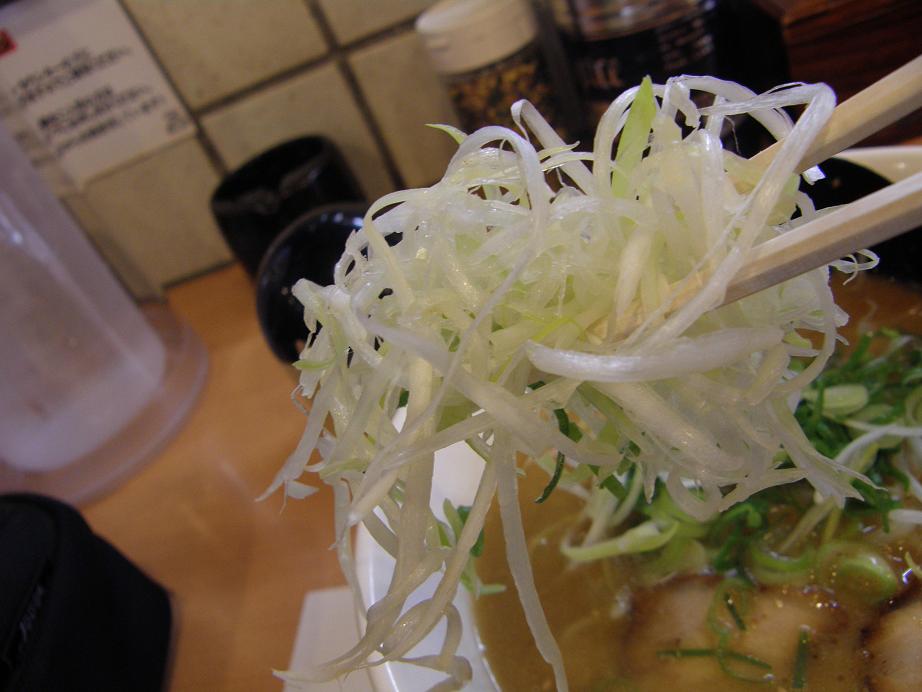 博多ラーメンげんこつ 川西店_c0118393_1303764.jpg