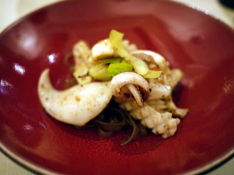 中々予約が取れないレストラン“Yam\'Tcha”_c0090198_5372698.jpg