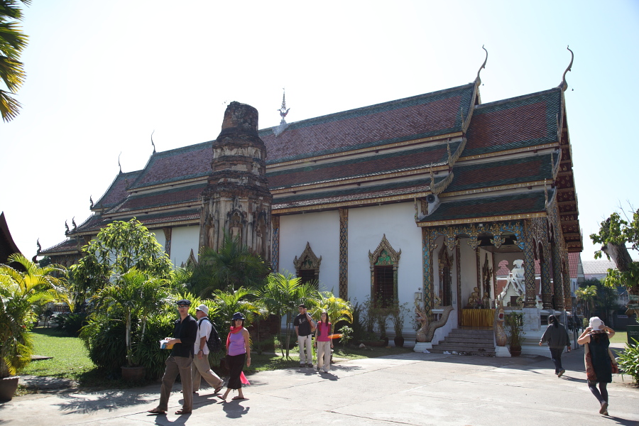 北タイの寺 Wat Cham Thewi その２ （2010年3月15日）_a0094850_1941753.jpg