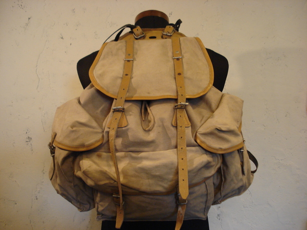 Lafuma キャンバス×レザーのフレームリュックサック_f0226051_1724416.jpg