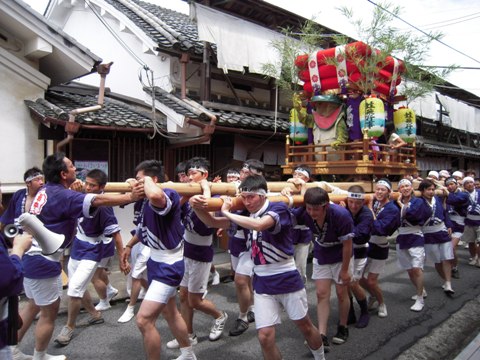 蛙の布団太鼓・吉野町内練り歩き_d0049152_5283387.jpg