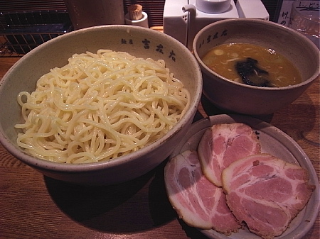 木場　らーめん・つけ麺　『麺屋吉左右』_d0022799_2322239.jpg