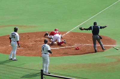 ３月１６日　オープン戦　マリーンズ対カープ_b0166128_1959473.jpg