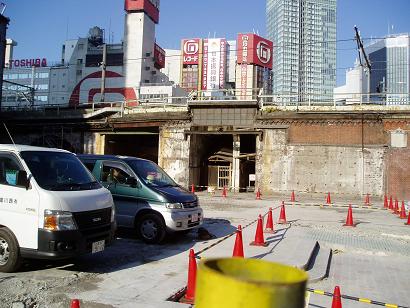 さよなら交通博物館 建物の解体状況(4)_f0030574_1555413.jpg