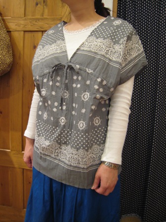 バンダナ柄のお洋服_c0227633_22333787.jpg