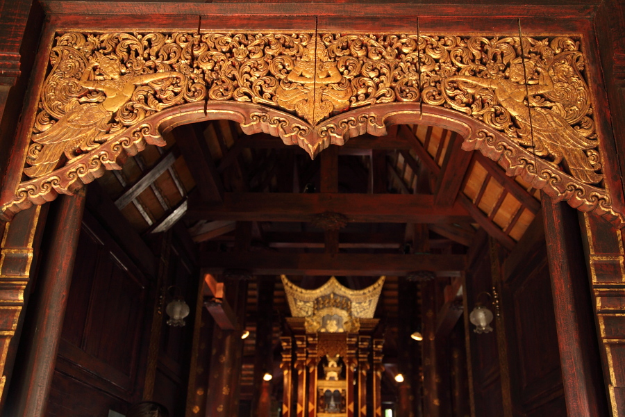 北タイの寺　Wat Chedi Luang　その３　　　　　　　　　　　　（2010年3月21日）_a0094850_14333118.jpg