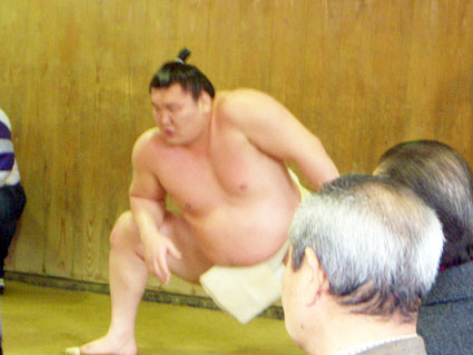 【今里店 副店長 三上】出羽海部屋見学!_c0080367_19332044.jpg