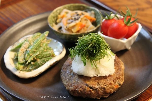 お肉も少なめ　ヘルシー豆腐ハンバーグ♪_c0139375_1552411.jpg