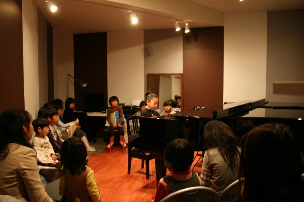 はやしだピアノアトリエスタジオコンサート　低・高学年　午前の部_e0071035_17564268.jpg