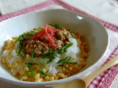 おろしの天かす入りネバネバ丼_e0175443_15205113.jpg