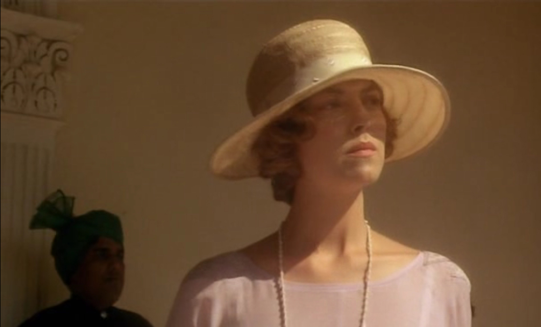 グレタ・スカッキ（Greta Scacchi）「熱砂の日」（1982）《後編》_e0042361_2333283.jpg