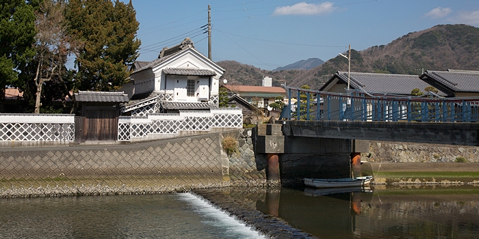 松崎町の海鼠塀に魅せられて！　その２_c0172621_1744678.jpg