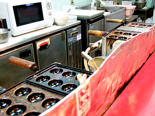 「大阪・上本町 蛸八の明石焼き」_a0000029_11355042.jpg