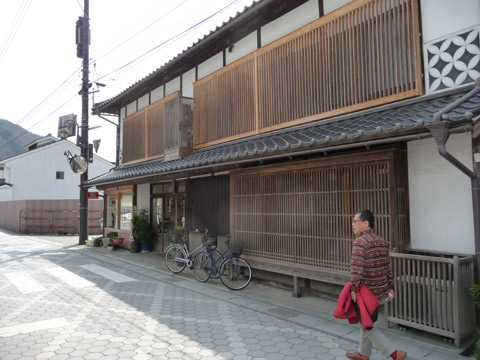 【3月22日(月)】日本最古の蔓牛を喰らう。_c0221349_1938221.jpg