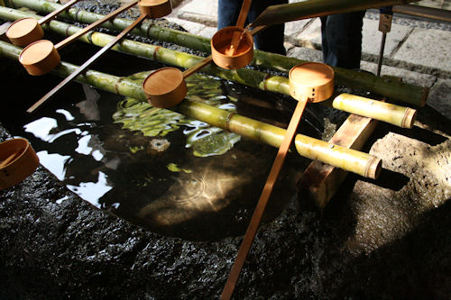 銭洗弁財天 宇賀福神社_f0048546_6225071.jpg
