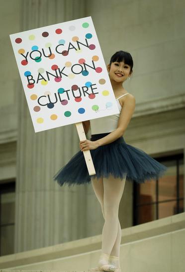 日本人バレリーナが芸術振興のキャンギャルに ロンパラ London パラダイス 日本人バレリーナが芸術振興のキャンギャルに ロンパラ London パラダイス