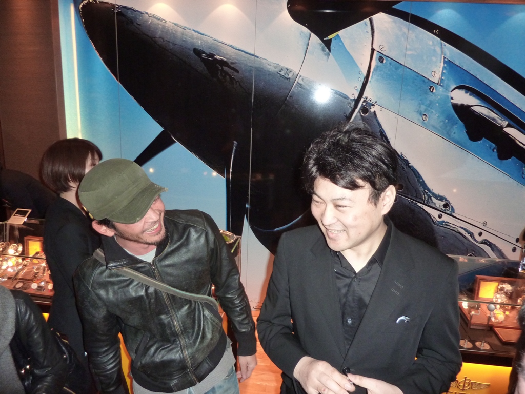 高級時計専門店がサーキット場と化したパーティ!?_f0039351_1293348.jpg