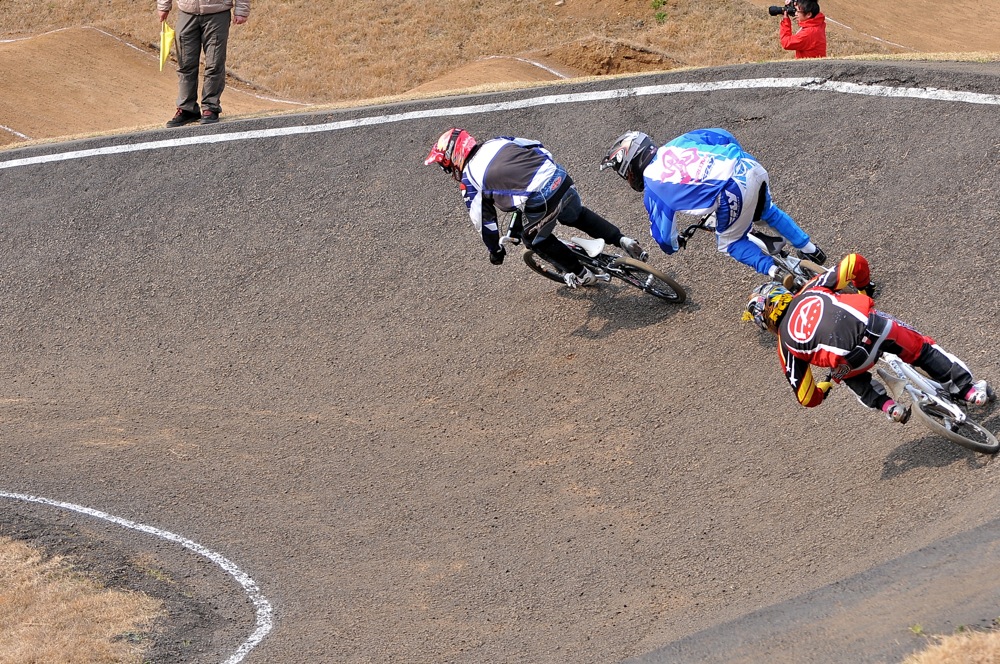 2010JBMXFシリーズ第１戦CSCBMXトラックVOL1：エリート決勝　世界最速情報_b0065730_22132711.jpg