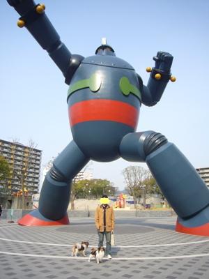 e0100046_22699.jpg