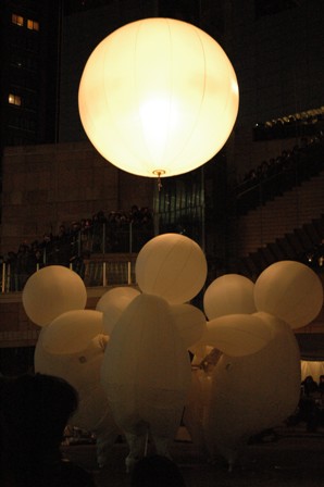 六本木アートナイト2010 今なら間にまう、急いで!23時から六本木ヒルズアリーナ_f0083294_2037881.jpg