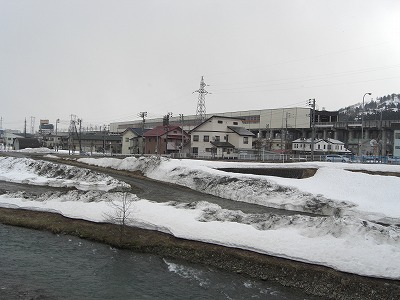 今日も雪が降っています。_a0084753_16151049.jpg