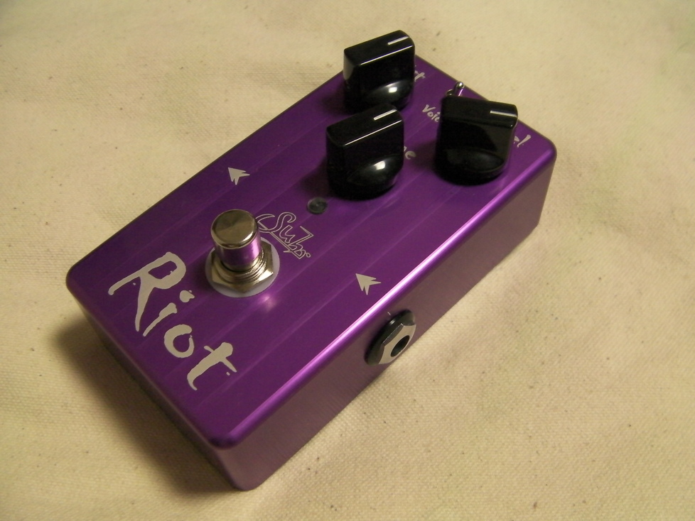 Suhr Riot サー ライオット