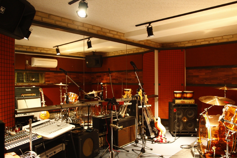 「鶴ヶ島のスタジオ」１F　music studio　_f0230666_185377.jpg