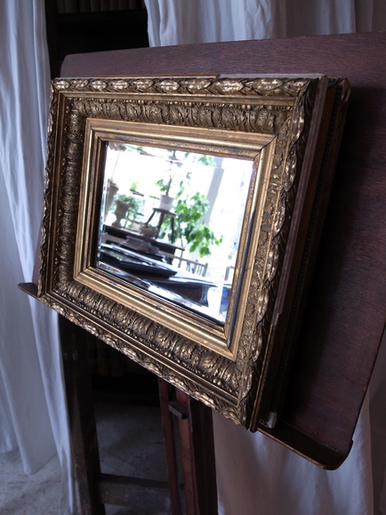 Small Gold Framed Mirror_c0143989_1113935.jpg