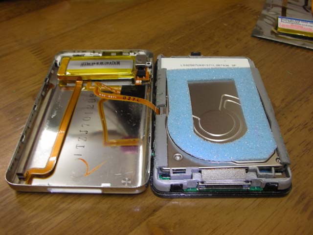 iPod 5G バッテリー、イヤフォンジャック交換_a0015198_22114534.jpg