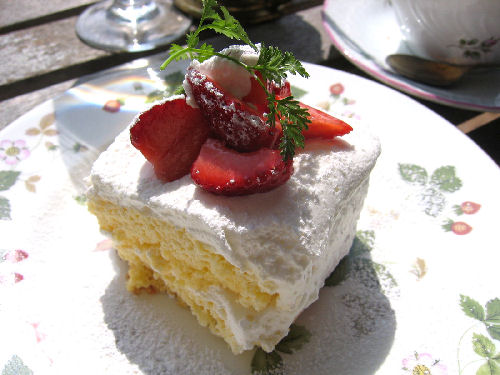 一番好きなカフェ「ティールーム」♪_f0054260_21383333.jpg