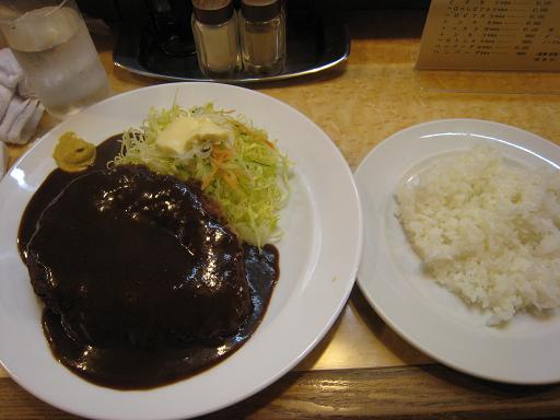 行列のできる洋食屋さん_f0205367_1972217.jpg