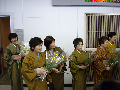 2010フリージア祭り　2（空港にて）_e0097770_2348342.jpg