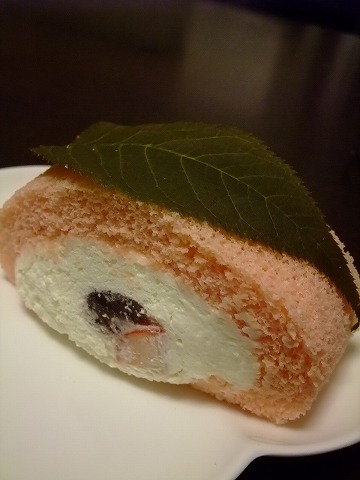 Buzz Search～桜ロールケーキ～_a0132056_0392958.jpg