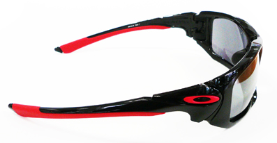 OAKLEY DUCATIシリーズ最新作入荷!_c0003493_949529.jpg