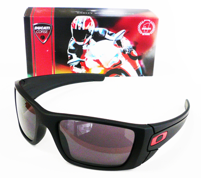 OAKLEY DUCATIシリーズ最新作入荷!_c0003493_9501885.jpg