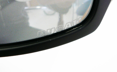 OAKLEY DUCATIシリーズ最新作入荷!_c0003493_9513162.jpg