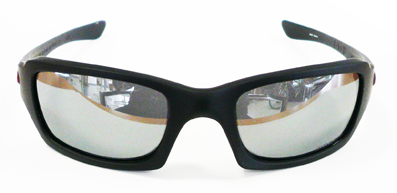 OAKLEY DUCATIシリーズ最新作入荷!_c0003493_952357.jpg