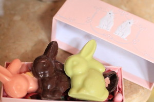 ラデュレのイースターチョコ。。。粉々。。。_e0154202_2033272.jpg