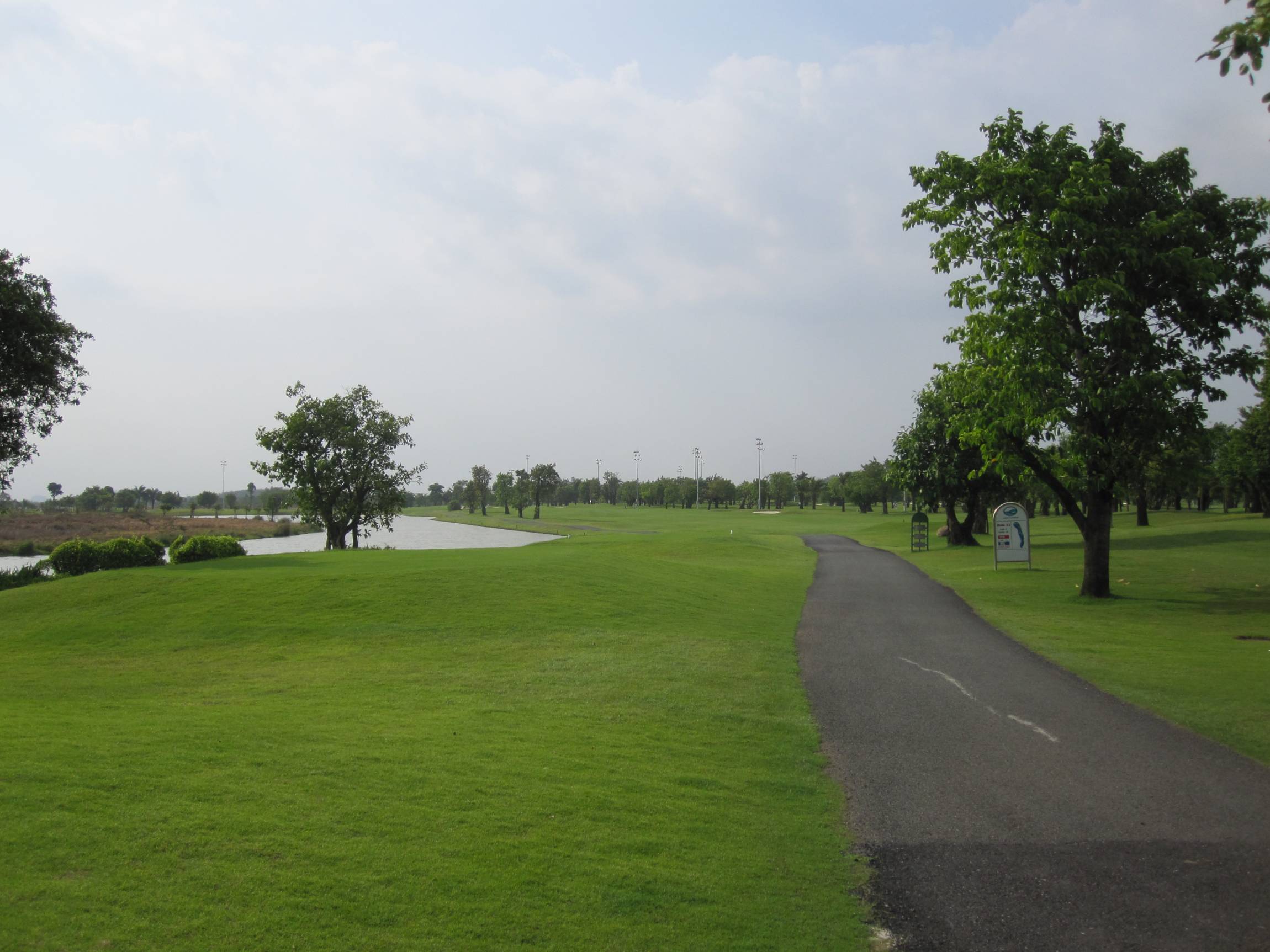 LONG　THANH　GOLF　CLUB_a0124132_14202127.jpg